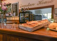 Jídlo v motelu nebo okolí