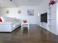 A television and/or entertainment centre at Villa Mont Rodó con piscina y jardín privado - Pet Friendly
