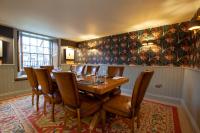 Posezení v ubytování The Fox and Hounds Country Inn