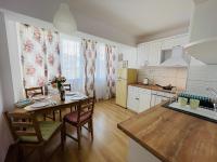A kitchen or kitchenette at La casa de Mary