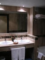 A bathroom at Santiago
