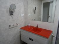 Koupelna v ubytování Boutique apartment near the beach, 1 Gbps Wi-Fi