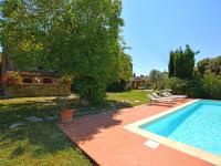 Basen w obiekcie Holiday Home Bulleri by Interhome lub w pobliżu