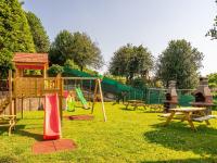 Herní místnost nebo prostor pro děti v ubytování Holiday Home Residenza Agrifoglio-12 by Interhome