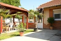 Ogród w obiekcie Pálma Apartman