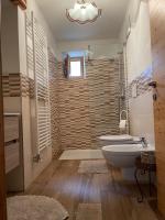 A bathroom at Casa Paolina - CIPAT 57814