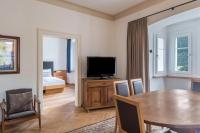 Telewizja i/lub zestaw kina domowego w obiekcie Villa Martiner Apartments Francesco