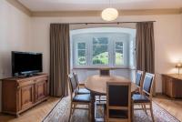 Telewizja i/lub zestaw kina domowego w obiekcie Villa Martiner Apartments Francesco