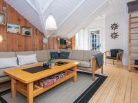 Posezení v ubytování Holiday Home Pøt Strandby IX