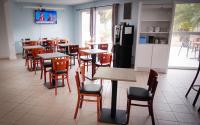 Restaurant o un lloc per menjar a Kyriad Direct Perpignan - Aeroport