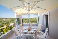 Balkón alebo terasa v ubytovaní Villa Amelie-Private pool