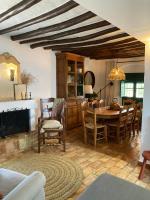 Posedenie v ubytovaní Elegant Villa in Montilla with Private Pool