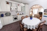 Kuchyňa alebo kuchynka v ubytovaní Apartment in Crikvenica 39335