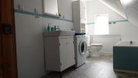Kúpeľňa v ubytovaní ENKLAWA NAD KWISĄ [APARTAMENT 4]