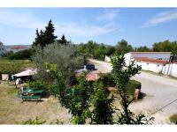 Vonkajšia záhrada v ubytovaní Apartments in Starigrad-Paklenica 35542
