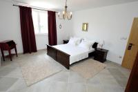 Posteľ alebo postele v izbe v ubytovaní Villa Parta near Trilj, private pool