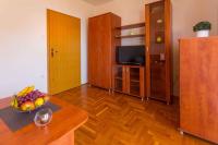 Televízia a/alebo spoločenská miestnosť v ubytovaní One-Bedroom Apartment in Crikvenica LXXIX