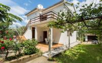 Vonkajšia záhrada v ubytovaní Apartment in Silo/Insel Krk 13496