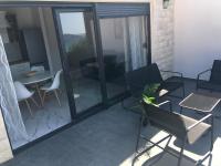 Balkón nebo terasa v ubytování Apartmani Zlata
