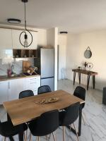 Kuchyň nebo kuchyňský kout v ubytování Apartmani Zlata