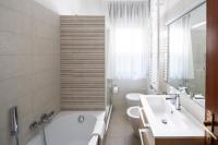 A bathroom at Appartamento Calmo 3SX