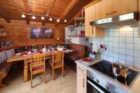 Kuchnia lub aneks kuchenny w obiekcie Tauernhütte