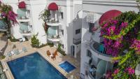The swimming pool at or close to La Brezza Suite & Hotel