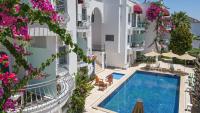 The swimming pool at or close to La Brezza Suite & Hotel