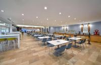 Reštaurácia alebo iné gastronomické zariadenie v ubytovaní Danubius Hotel Annabella