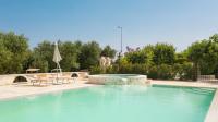 Bazén v ubytovaní Appartamento Gardenia in Villa Mariella alebo v jeho blízkosti