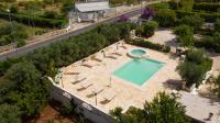 Bazén v ubytovaní Appartamento Gardenia in Villa Mariella alebo v jeho blízkosti