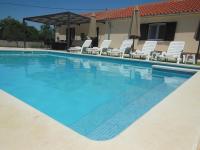 Basen w obiekcie Holiday Home Tuta lub w pobliżu