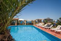 Bazén v ubytovaní Stavros Villas&Apartments alebo v jeho blízkosti