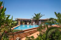 Bazén v ubytovaní Stavros Villas&Apartments alebo v jeho blízkosti