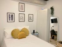 A bed or beds in a room at Valencia Playa