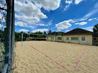 Tenis alebo squash v ubytovaní Holiday Village Senec alebo jeho okolí