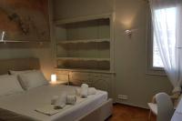 Posteľ alebo postele v izbe v ubytovaní Double Apartment - Athens Center, 7 BD, 3 BATH