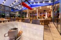Reštaurácia alebo iné gastronomické zariadenie v ubytovaní Hotel Parras Arnedillo