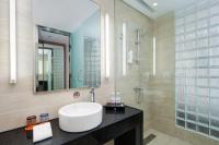 Holiday Inn Express Chengdu West Gate by IHGにあるバスルーム