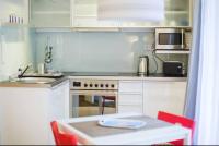 Kuchyňa alebo kuchynka v ubytovaní ORANGEHOMES one bedroom Modern apartment in the city center
