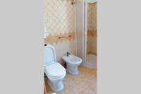 A bathroom at Appartamento U scrusciu ro mari