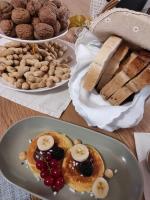 Jedlo v ubytovaní bed & breakfast alebo blízkom okolí