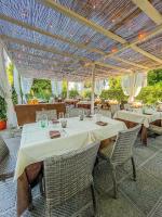 Reštaurácia alebo iné gastronomické zariadenie v ubytovaní Hotel Hambros - Il Parco in Villa Banchieri