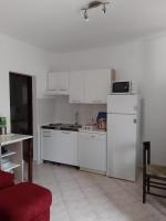 Kuchyňa alebo kuchynka v ubytovaní Apartment Rakić Pomer