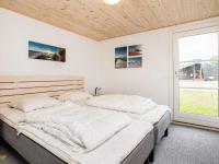 Postel nebo postele na pokoji v ubytování 6 person holiday home in Idestrup-By Traum