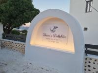 Certifikát, hodnocení, plakát nebo jiný dokument vystavený v ubytování Thira's Dolphin