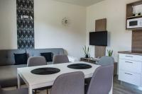 Kuchnia lub aneks kuchenny w obiekcie Tempó Apartman Siófok
