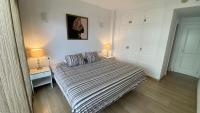 Posteľ alebo postele v izbe v ubytovaní Capaldi Luxury Holiday Rentals Puerto Marina Benalmadena