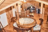 Restauracja lub miejsce do jedzenia w obiekcie Impresja - pokoje gościnne na nadbużańskich łąkach