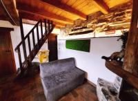 A seating area at IL SANTO GRAAL